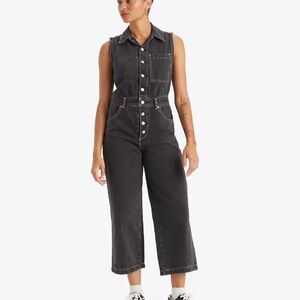 Levi’s Sleeveless Jumpsuit